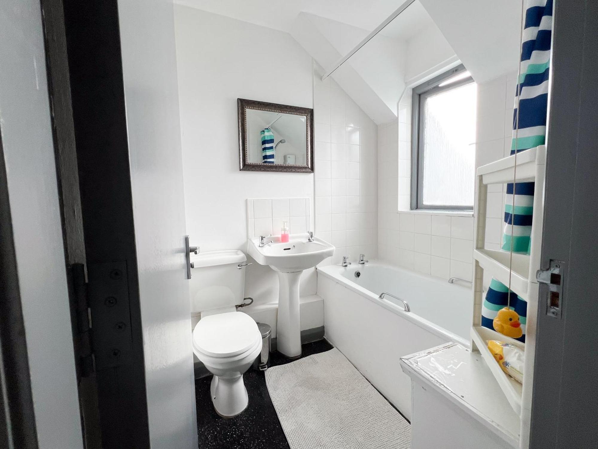 Well-Equipped 4 Bedroom House Close To City Centre Leeds  Exteriér fotografie